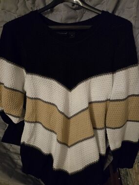 Preswick & Moore Black White and Gold Chevron Scoop Neck Sweater